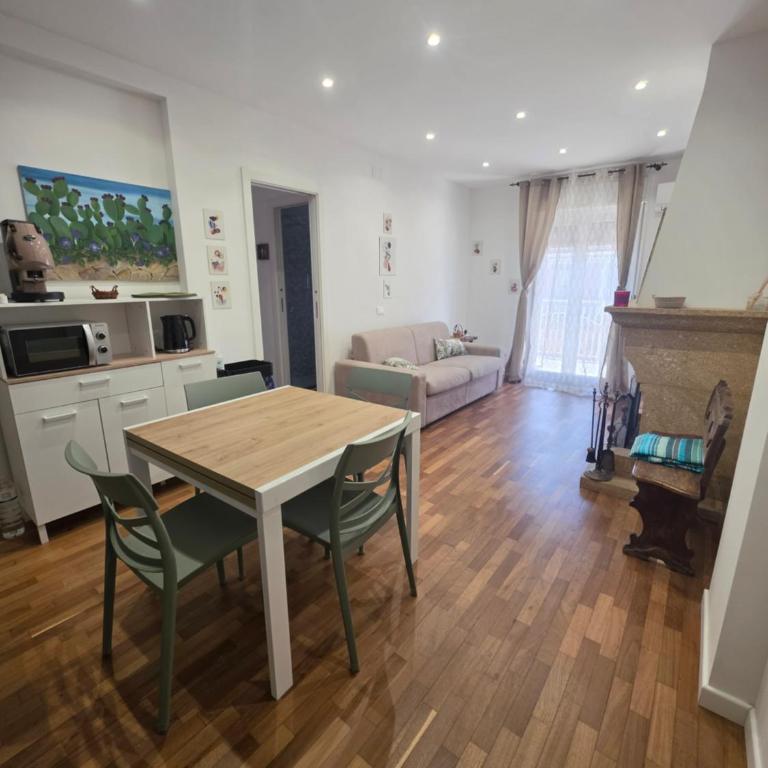 All Season - Appartamento con 2 Camere da Letto - 1