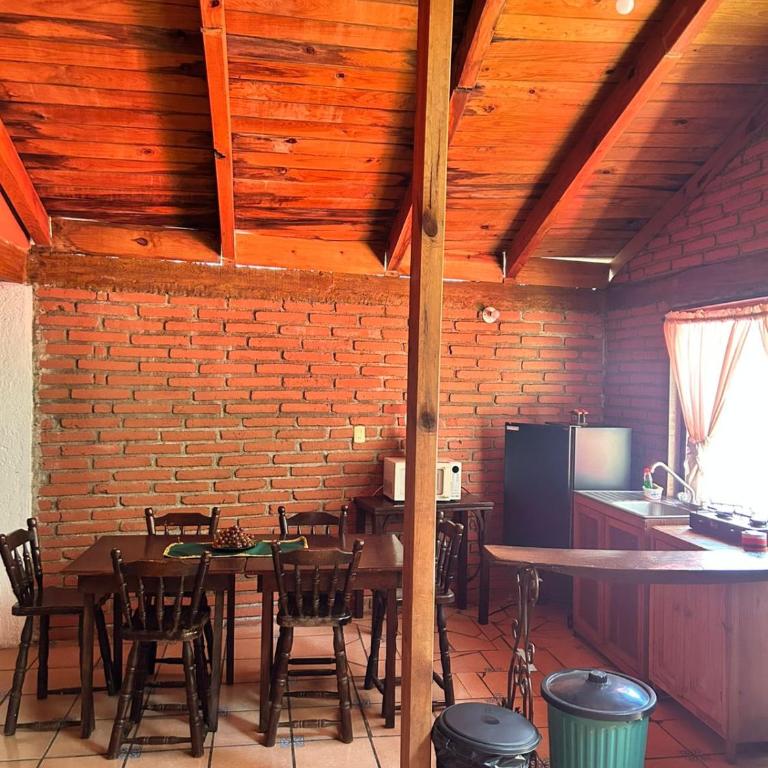 Cabañas Sierra Mazamitla - Habitación Familiar con terraza - 2