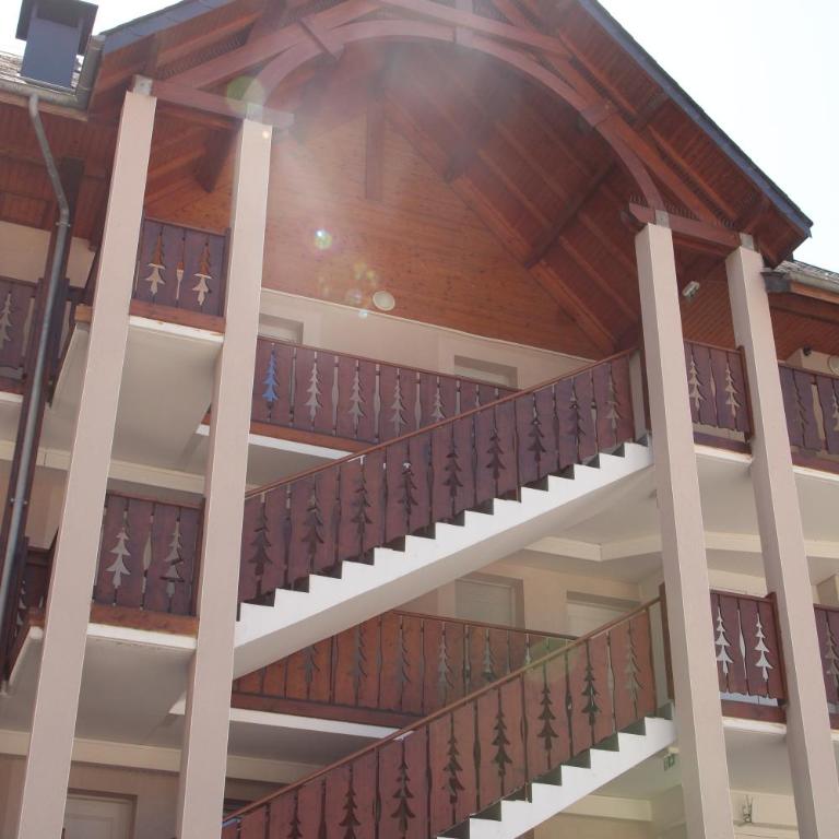 Appartement meublé T3 avec terrasse vue montagne - Appartement 2 Chambres - 23