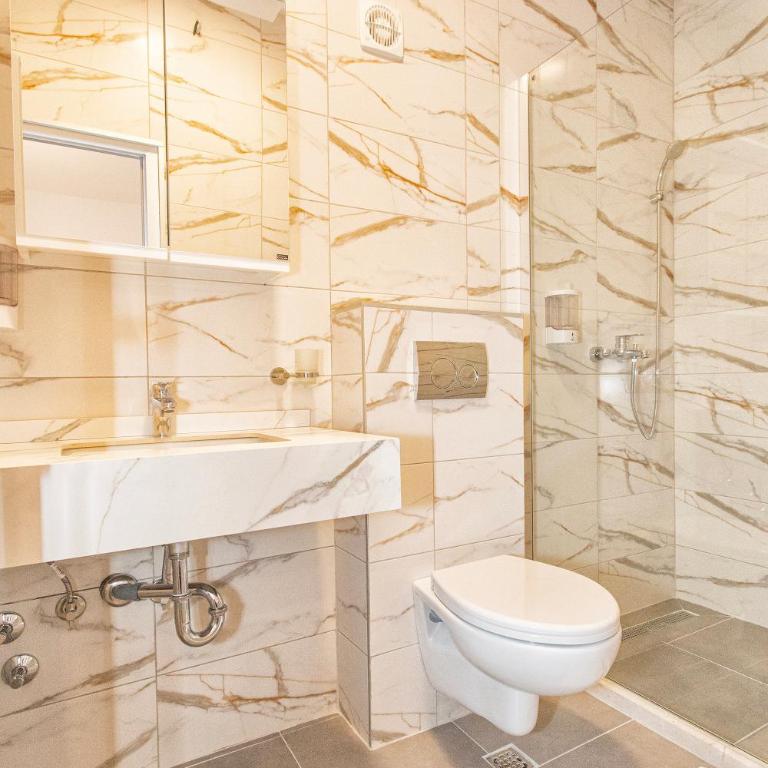 Apartments Obala - Katić - Studio sa Popločanim Dvorištem - 5