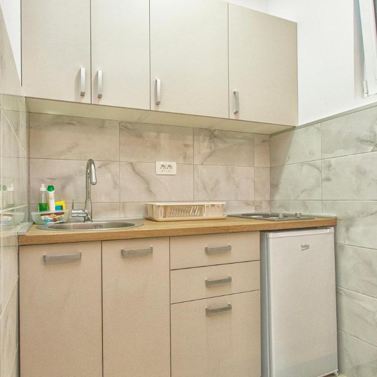 Apartments Obala - Katić - Studio sa Popločanim Dvorištem (3 Odrasle Osobe) - 5