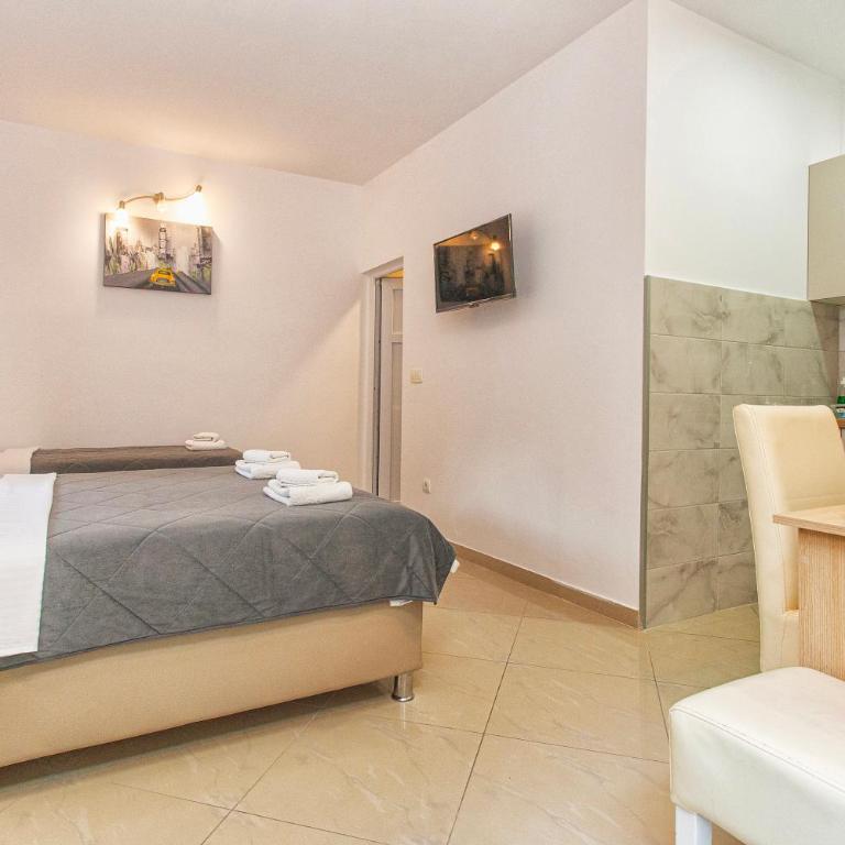 Apartments Obala - Katić - Studio sa Popločanim Dvorištem (3 Odrasle Osobe) - 6