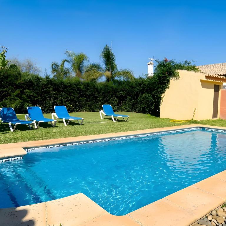 Casa con Piscina Privada Urbanizacion Roche Viejo - Ferienhaus - 1
