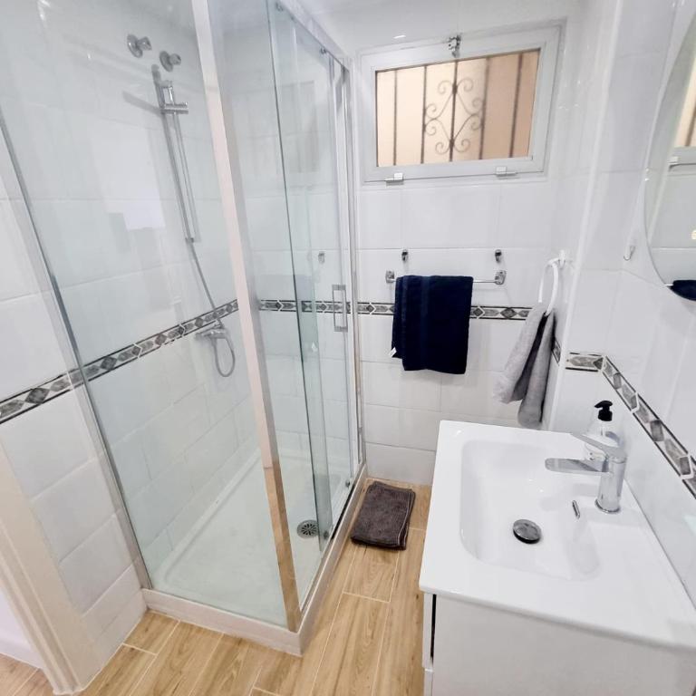 Modern 1 Bedroom Apartment Seaview & Mountain View - Apartamento con vistas al mar - 10