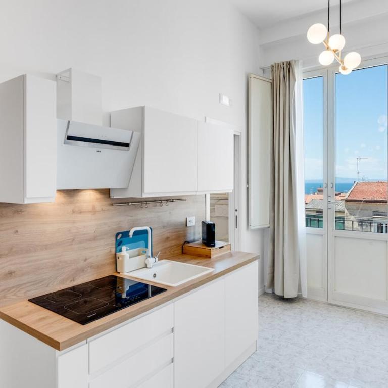 Sorrento Skyline 3BR Apartment Seaview Terrace - Three-Bedroom Apartment - 34