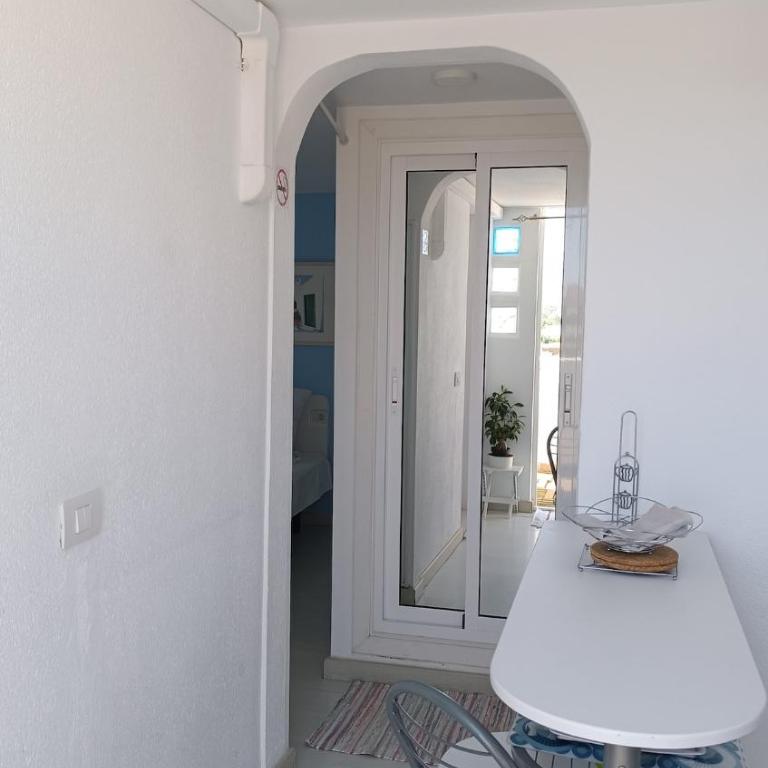 bright suite with private entrance and balcony - Apartamento de 1 dormitorio - 16