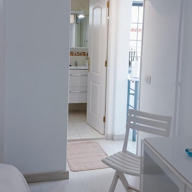 bright suite with private entrance and balcony - Apartamento de 1 dormitorio - 24