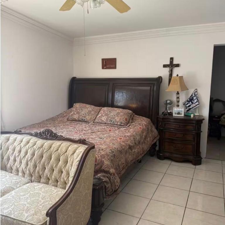 Casa Brisas - Three-Bedroom House - 13