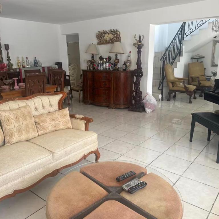 Casa Brisas - Three-Bedroom House - 18