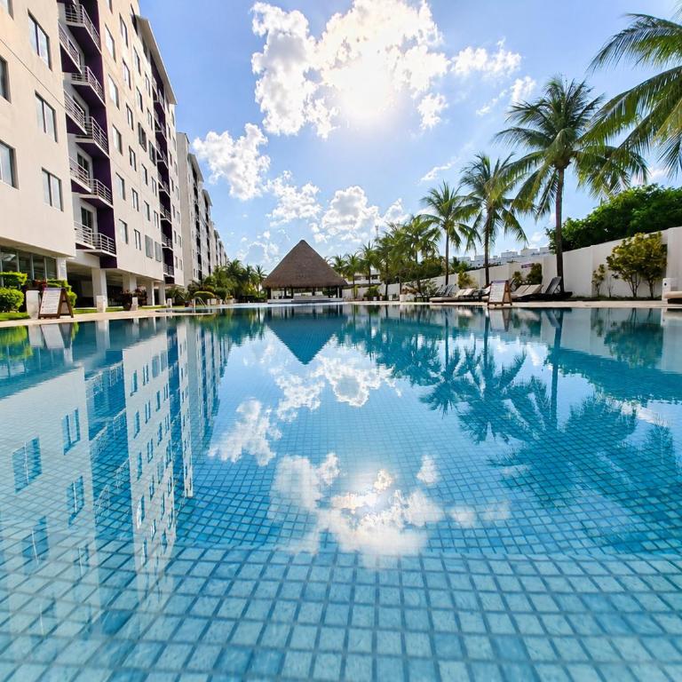 2BR Resort Apartment Cancun Pool WiFi AC - Apartamento de 2 dormitorios con balcón - 1