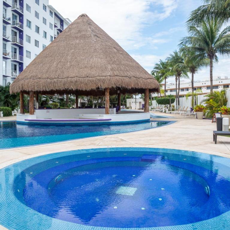 2BR Resort Apartment Cancun Pool WiFi AC - Apartamento de 2 dormitorios con balcón - 9
