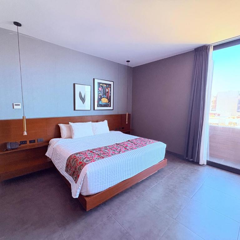 Queen Suite Oasis Just Minutes from the Beach - Queen Studio - 1