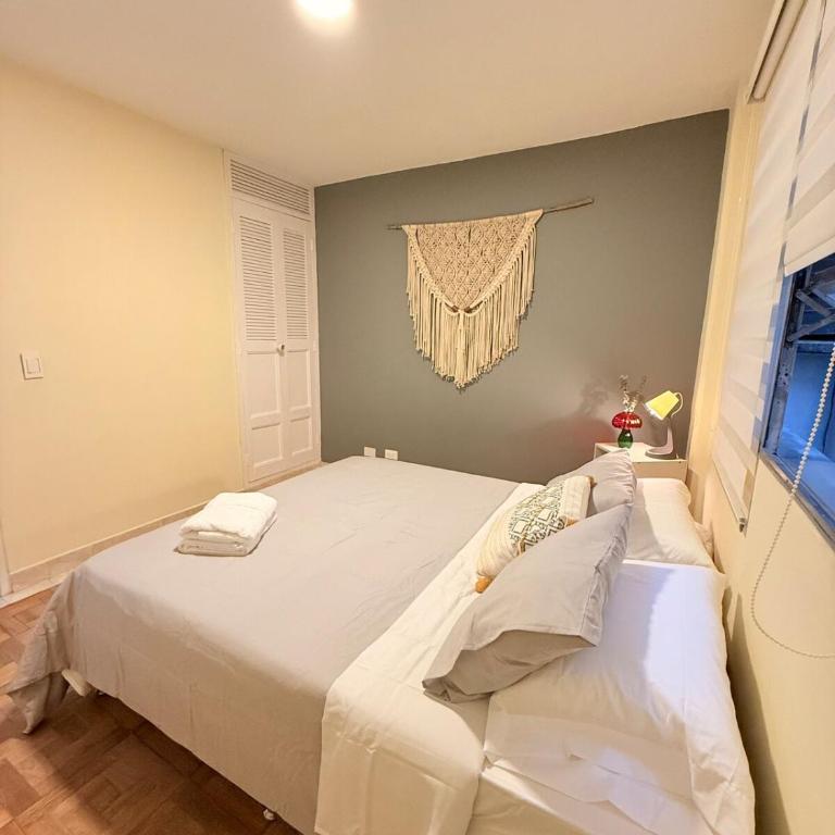 Entire apartment, best area in Laureles, Medellín - Apartamento de 3 dormitorios - 18