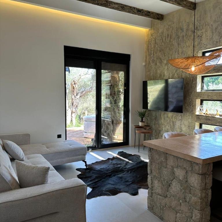 Eden's Garden - Two-Bedroom Villa - 1