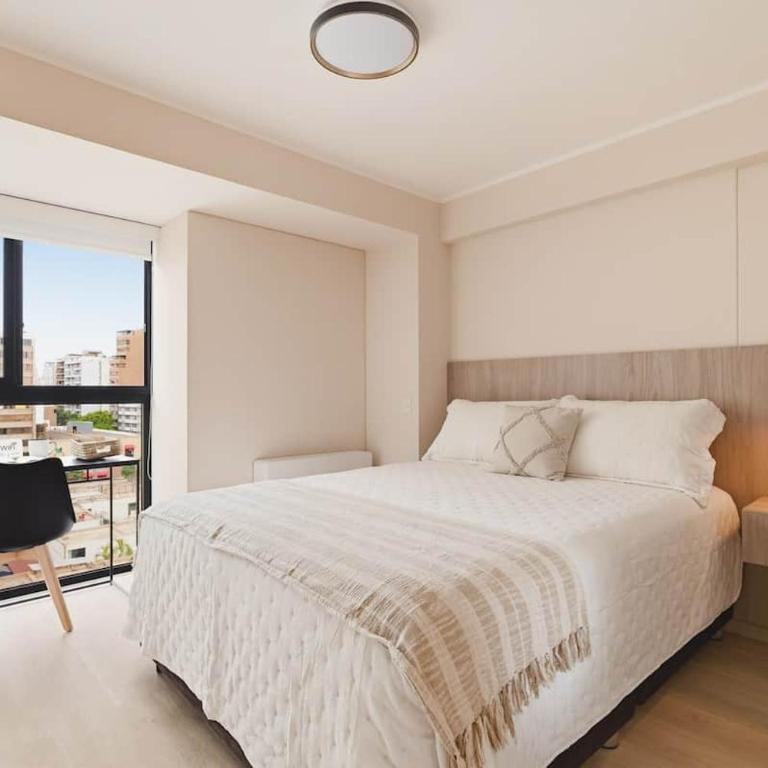 High-Floor Studio ·AC· StView & Pool · Miraflores - Apartment - 1