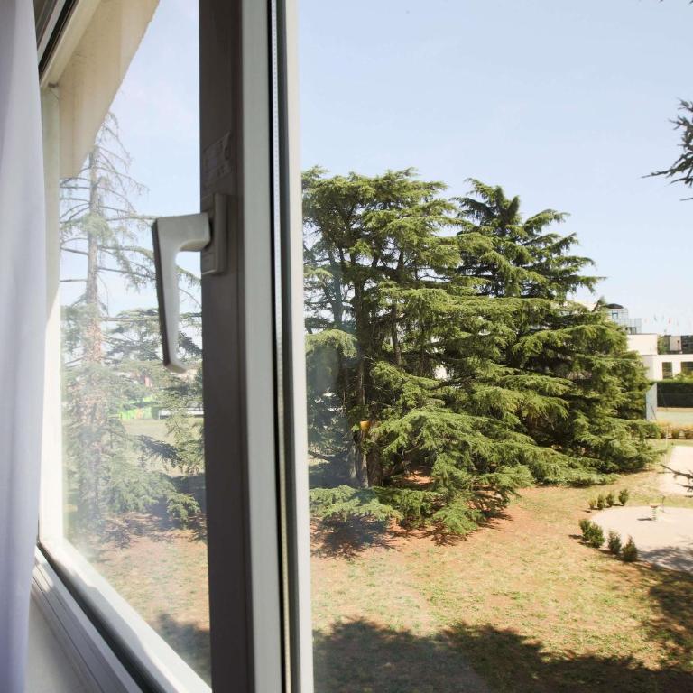 Novotel Toulouse Purpan Aéroport - Classic Double Room with Double Sofa Bed - 7