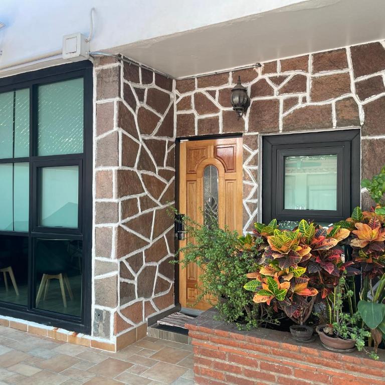 Cozy Apartment near Eugenia Metro Station - Mochaj - Apartamento de 2 dormitorios - 8