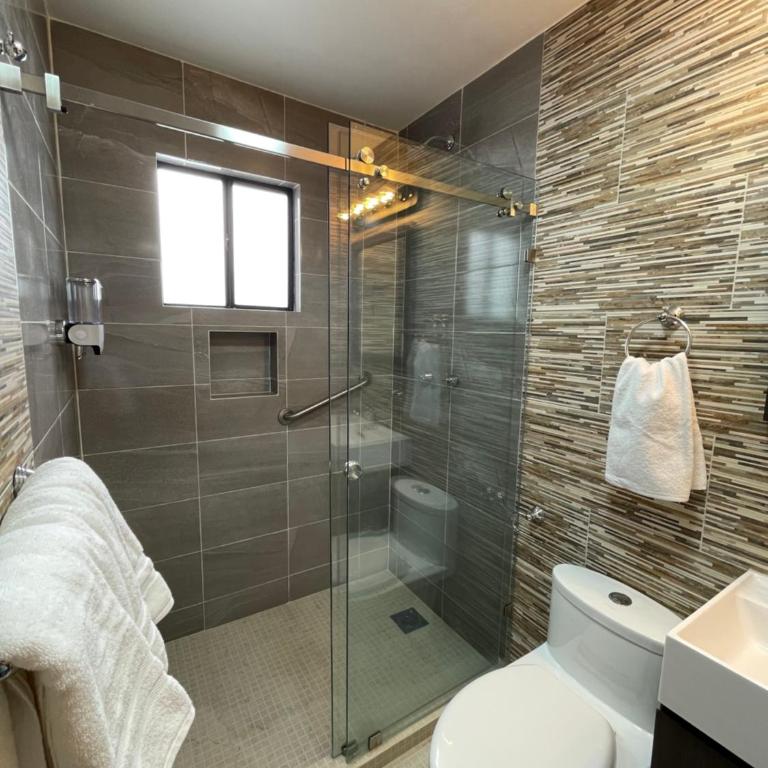 Cozy Apartment near Eugenia Metro Station - Mochaj - Apartamento de 2 dormitorios - 10