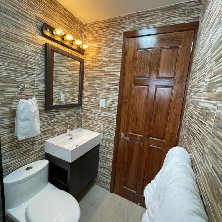Cozy Apartment near Eugenia Metro Station - Mochaj - Apartamento de 2 dormitorios - 11