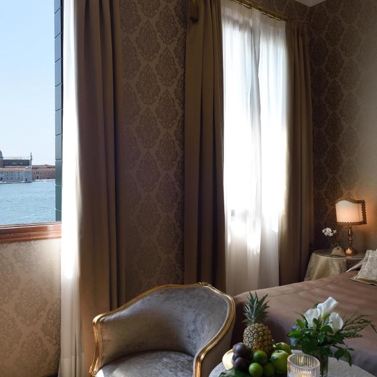 Hotel Metropole Venezia - Camera Deluxe con Vista Laguna - 4