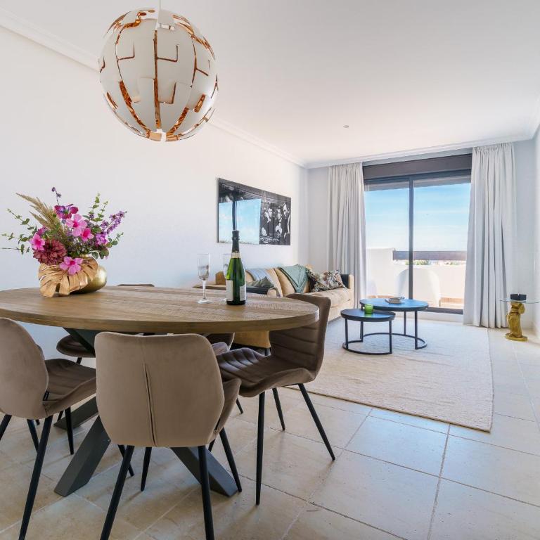 Luxe Golf & Family House Escape - Happy Rentals - Casa - 4