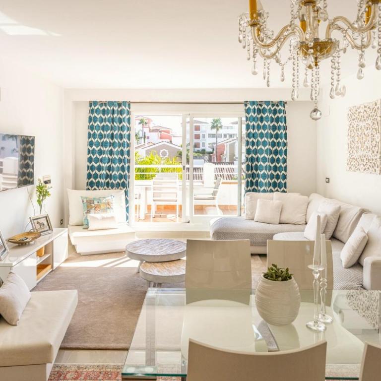 Sunlit 2BR with Pool & Terrace El Paraíso - Apartamento - 2