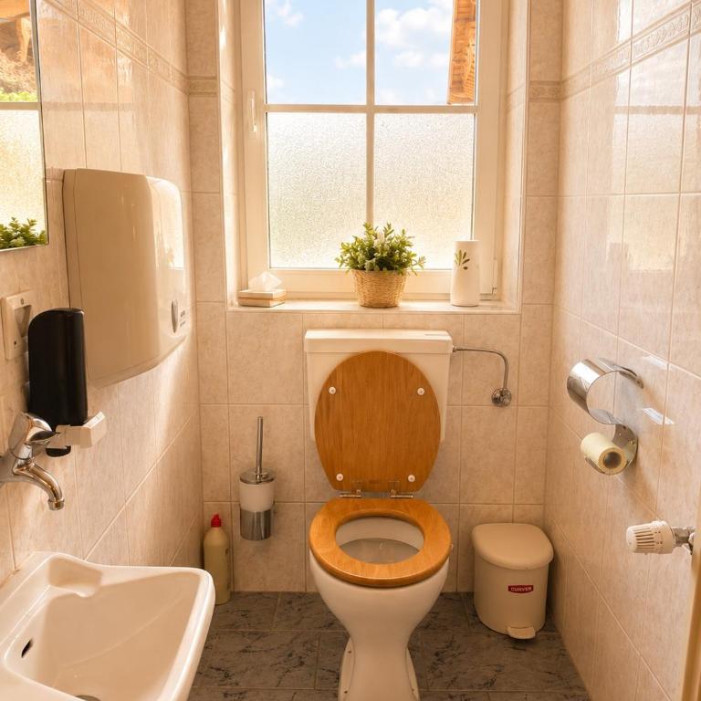 Frühstückspension Bachseitenhof - Einzelzimmer mit Dusche - 1