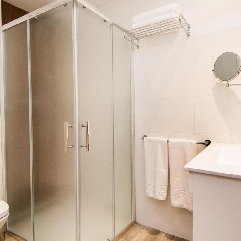 Hotel Censal - Habitación Triple (2 adultos + 1 niño) - 5