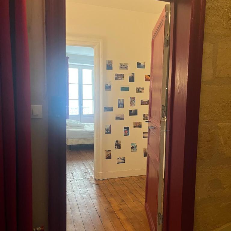 Grand appartement central aéré avec terrasse - Three-Bedroom Apartment - 16