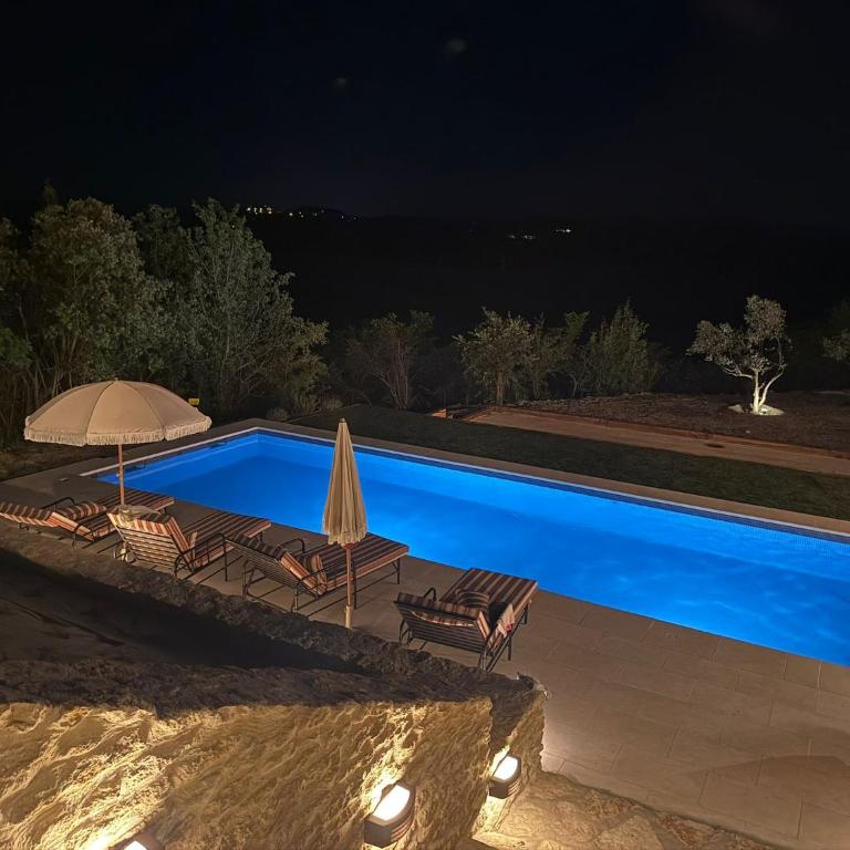 Le Mas Soleria à Gordes avec vue exceptionnelle - Villa - 67