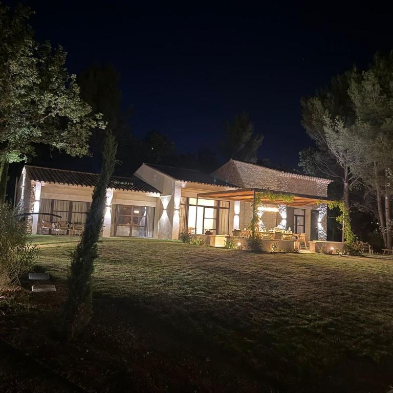 Le Mas Soleria à Gordes avec vue exceptionnelle - Villa - 69