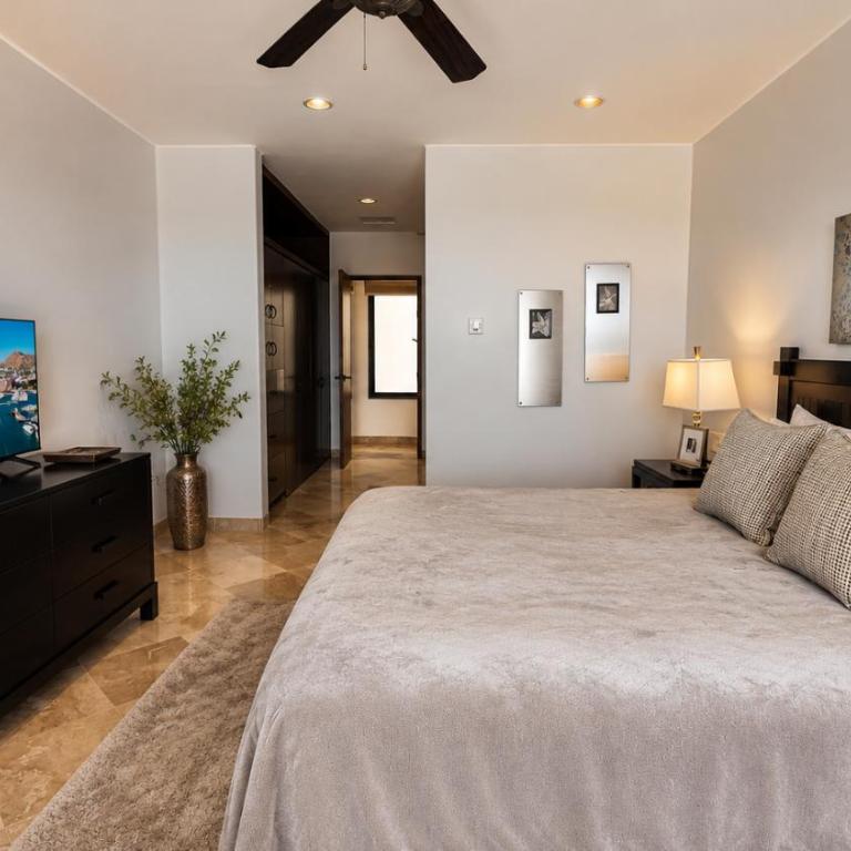 Luxury Pedregal Condo Walk to Cabo Marina - Three-Bedroom Apartment - 8