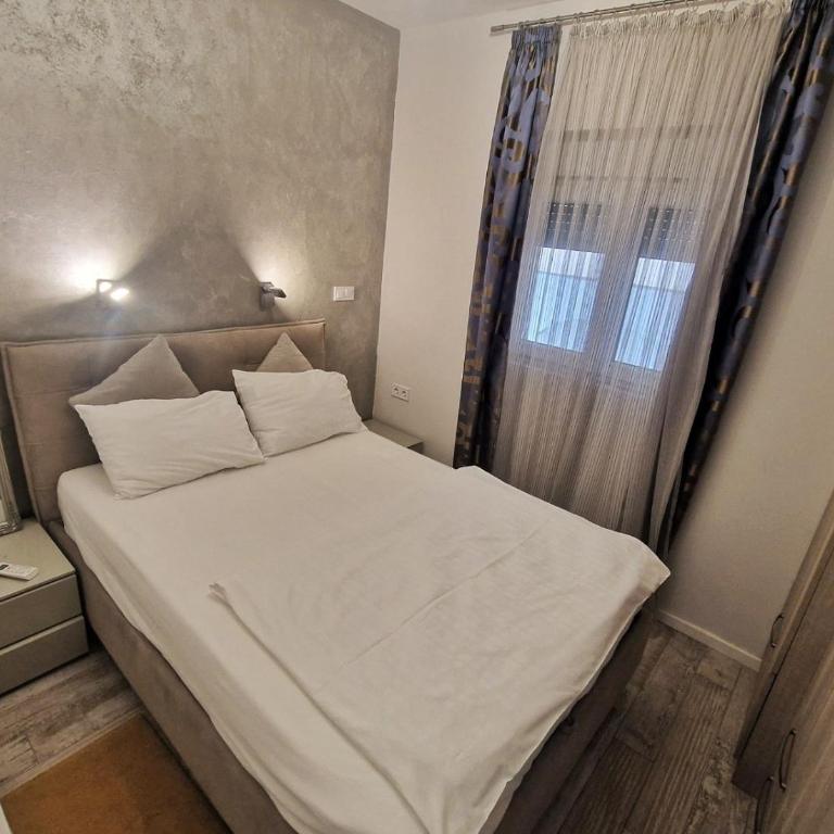 Apartments Villa Vera - Two-Bedroom Apartment with Balcony and Terrace - 12