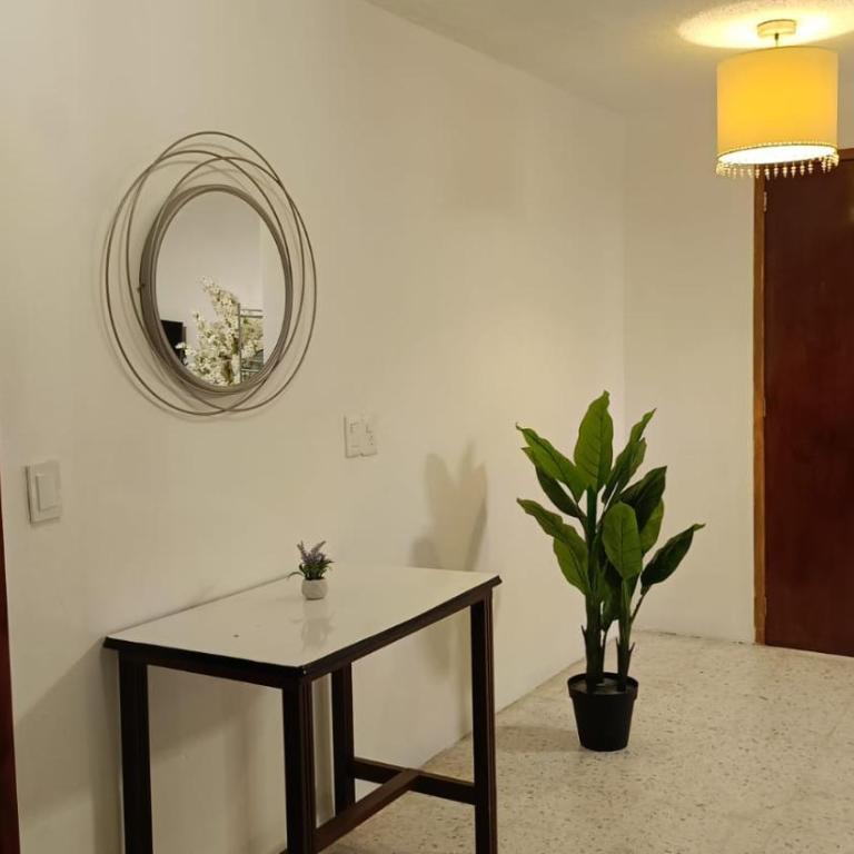 Gran Casa Chichén Cerca Expo-Chapalita - Casa de 5 dormitorios - 9