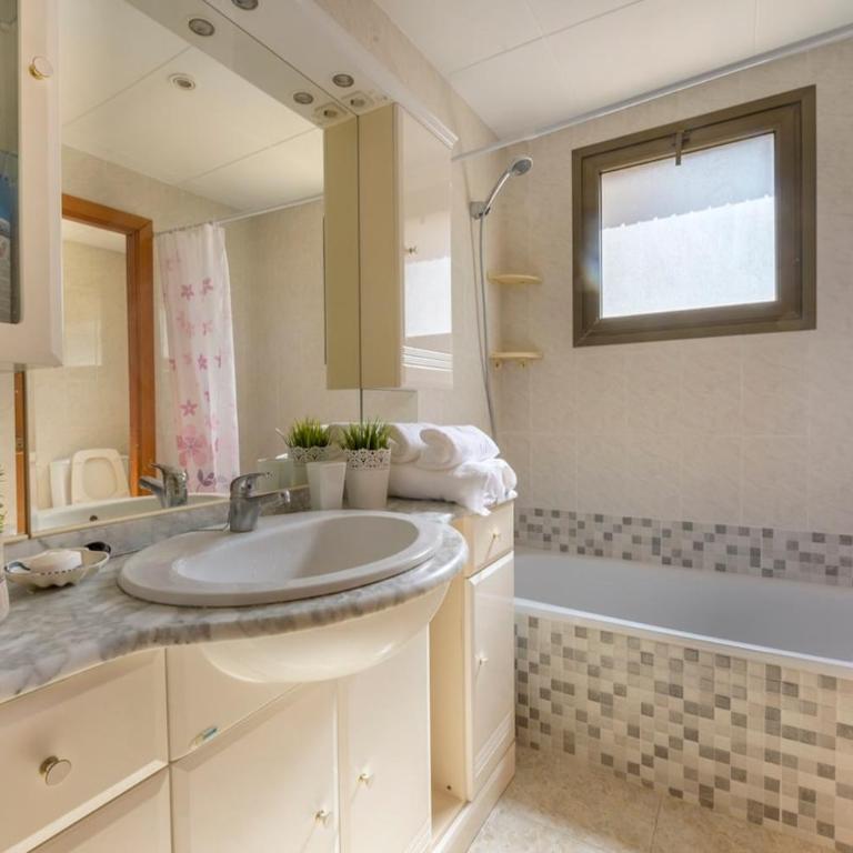 Teresita Home Sea Views and Private Parking - Apartamento - 25