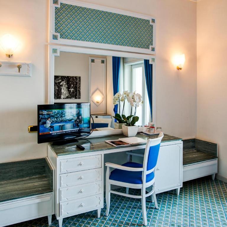 Grand Hotel Riviera - Deluxe Double or Twin Room with Sea View - 3