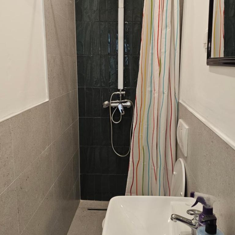 Sleep & Explore - Chambre Double Deluxe avec Douche - 8