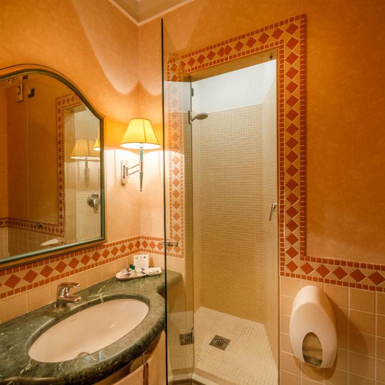 Perugia Plaza Hotel - Camera Matrimoniale Classic - 3