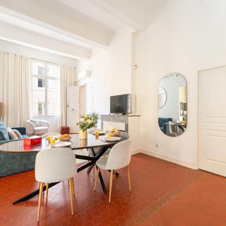 Place des Augustins - Appartement Design - Climatisation - Appartement 2 Chambres - Vue sur Ville - 7