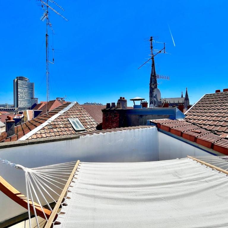 Belle Étoile - Rooftop & Hammock - Mulhouse Center - One-Bedroom Apartment with Terrace - 15