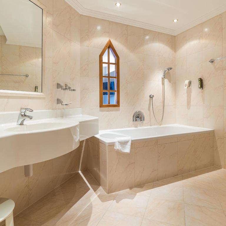 Wohlfühlhotel Schiestl - Suite mit Balkon - 2