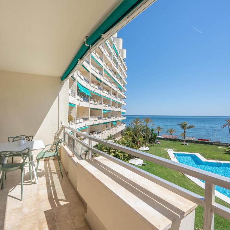 Front line beach apartment 2 bedr - Deluxe Apartment mit 2 Schlafzimmern und Meerblick - 1