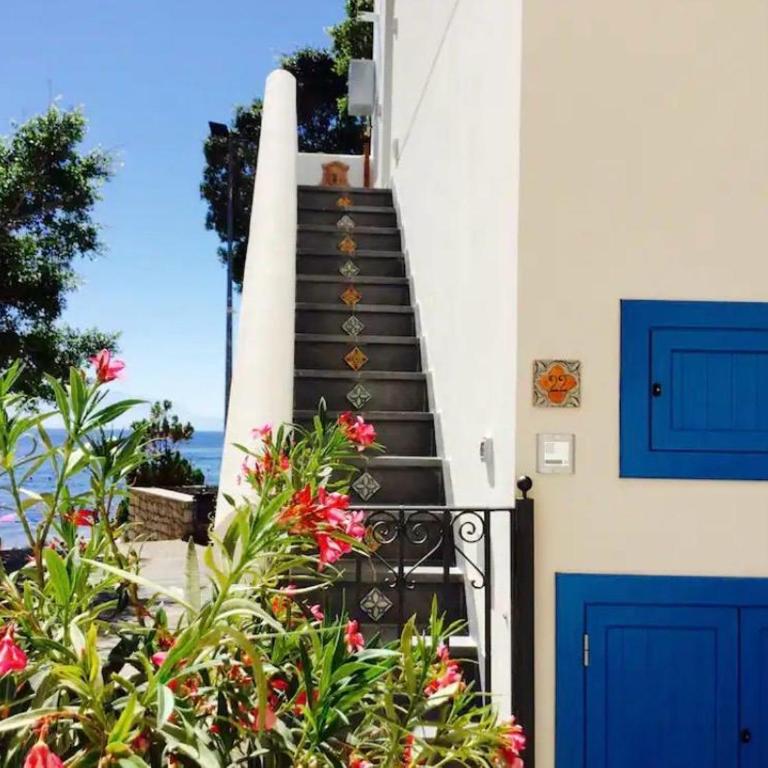 Casa Mariuccia Beachfront - Two-Bedroom House - 1