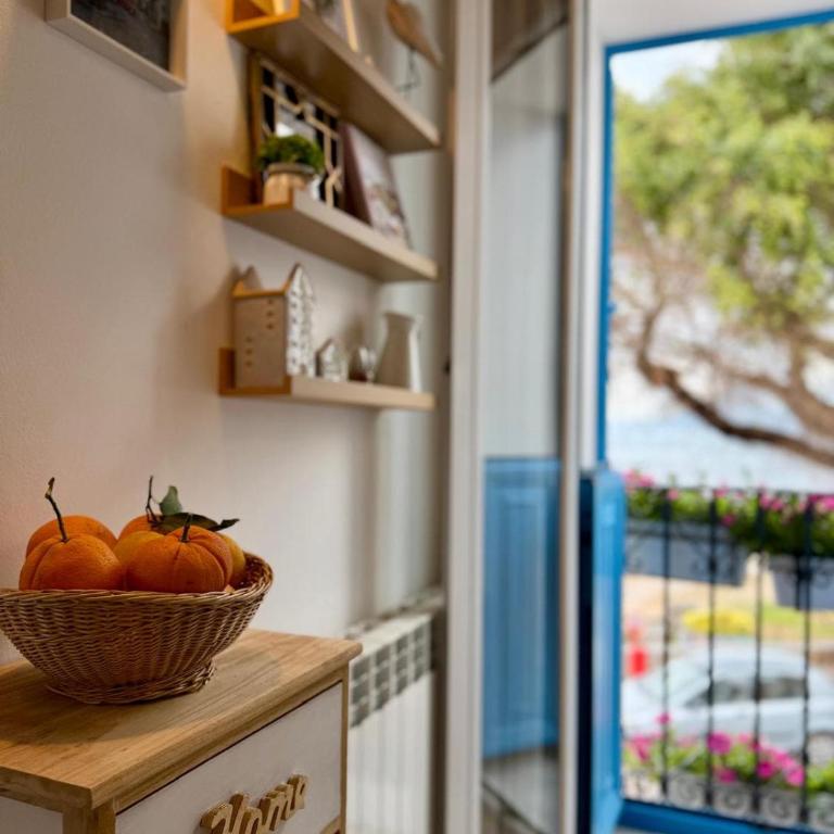 Casa Mariuccia Beachfront - Two-Bedroom House - 4