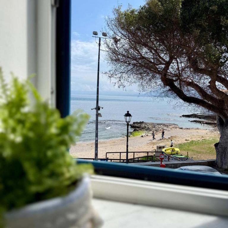 Casa Mariuccia Beachfront - Two-Bedroom House - 3