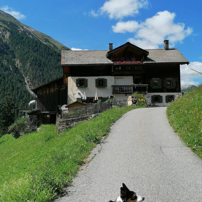 Stilvolle 3,5 Dachwohnung "Alpenblick" - Apartment mit 2 Schlafzimmern - 5