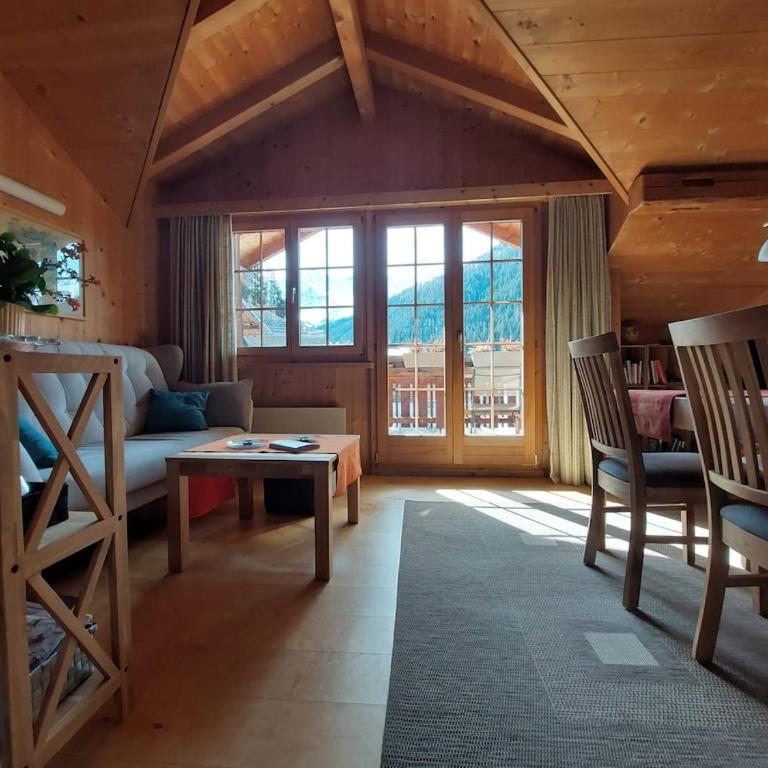 Stilvolle 3,5 Dachwohnung "Alpenblick" - Apartment mit 2 Schlafzimmern - 8