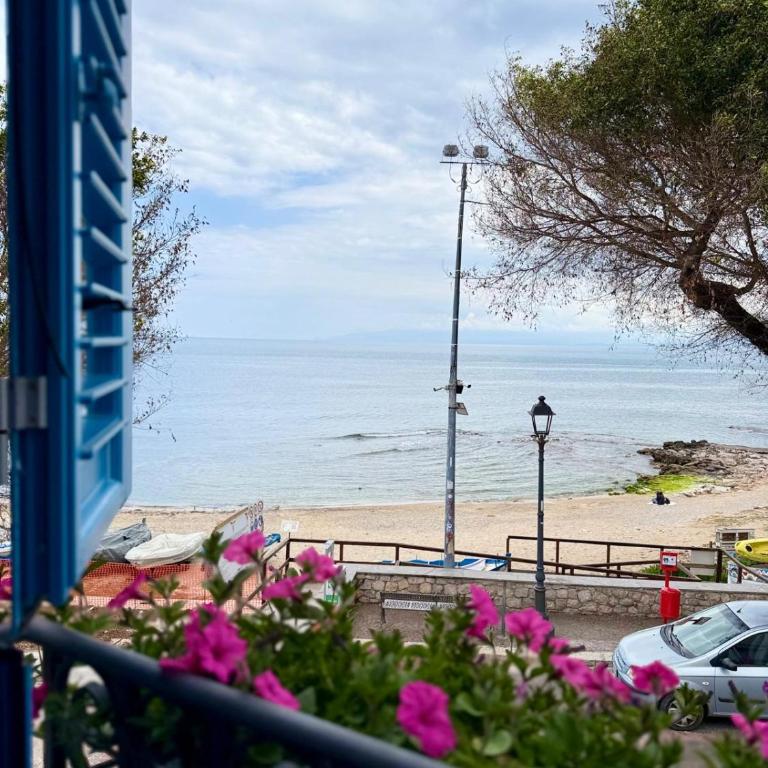 Casa Mariuccia Beachfront - Two-Bedroom House - 34