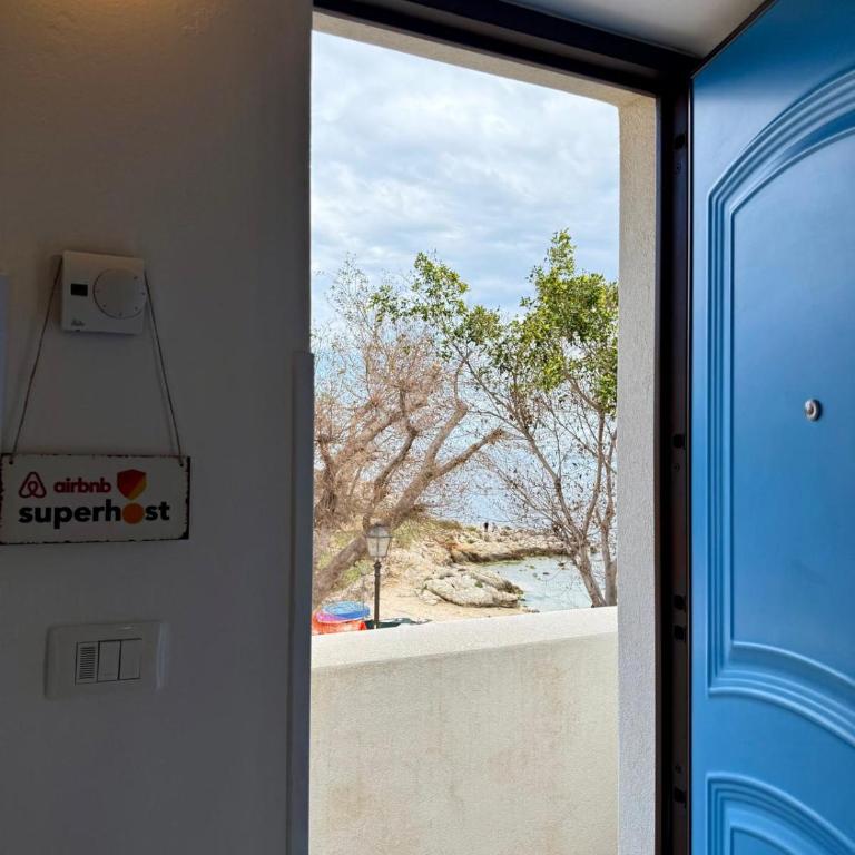 Casa Mariuccia Beachfront - Two-Bedroom House - 37