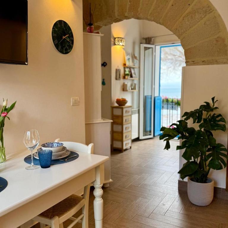 Casa Mariuccia Beachfront - Two-Bedroom House - 44